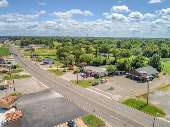 Runts BBQ: 1105 W Cherokee St, Wagoner, OK 74467